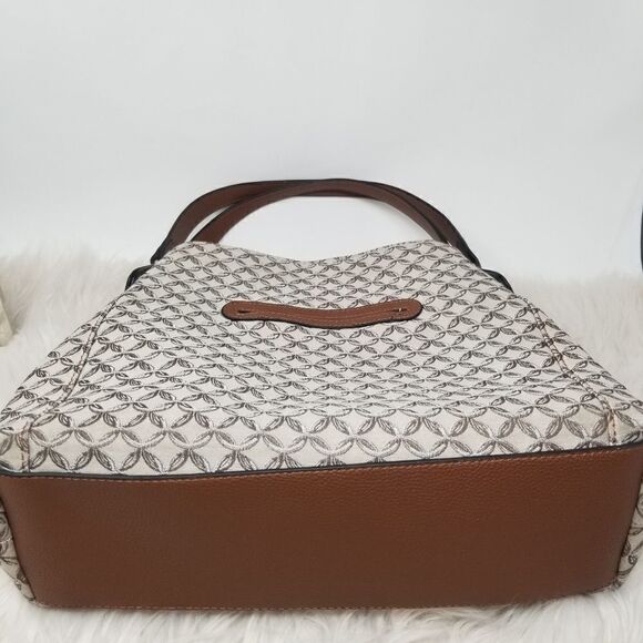 Dana Buchman Large Shoulder Bag. - Picture 13 of 15